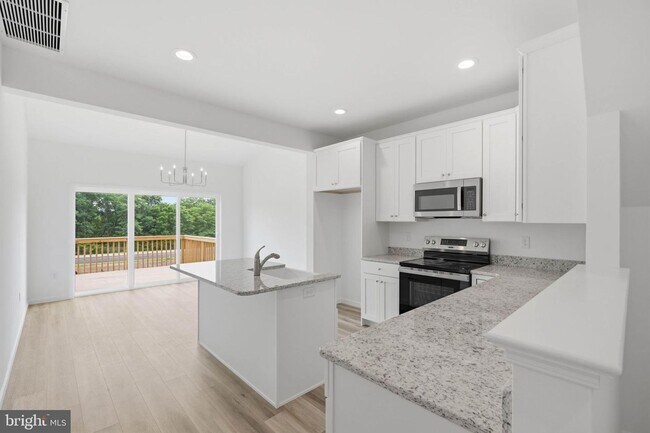 Building Photo - 116 Hillard Fld