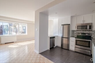 Building Photo - 4555 Av. Bonavista