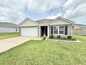 Building Photo - 117 Crescent Cir