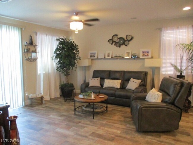 Foto del edificio - 3925 Jamison Park Ln