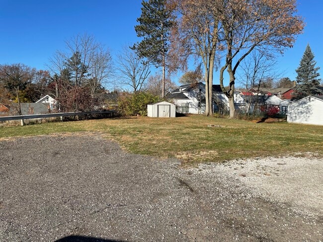 Building Photo - 230 Sturges Ave