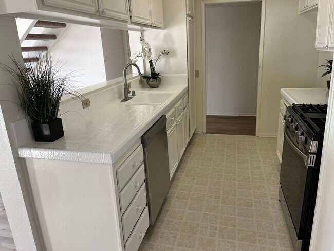 Foto del edificio - 5124 Coldwater Canyon Ave