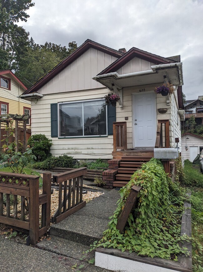 620 Kitsap St, Port Orchard, WA 98366 Townhome Rentals in Port