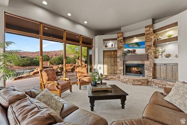 Building Photo - 2410 W Entrada Trail