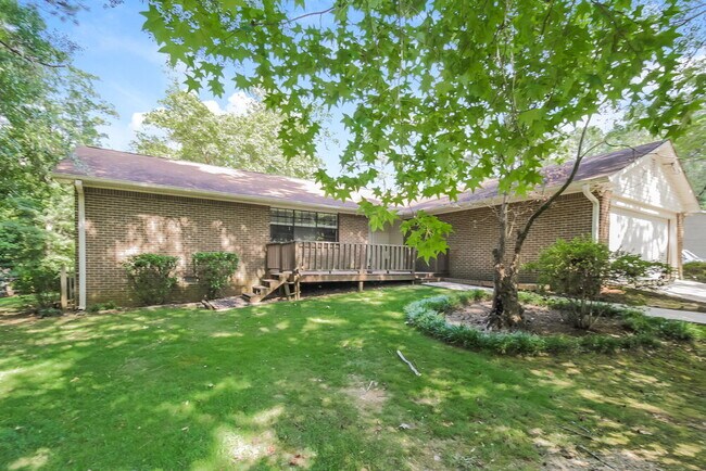 Building Photo - 6370 Woodlawn Ave