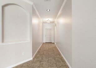 Building Photo - 119 Country Crossing Cir