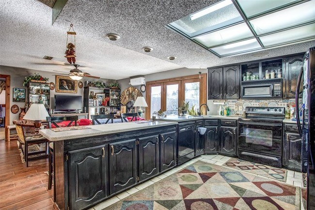 Building Photo - 820 Green Brook Dr
