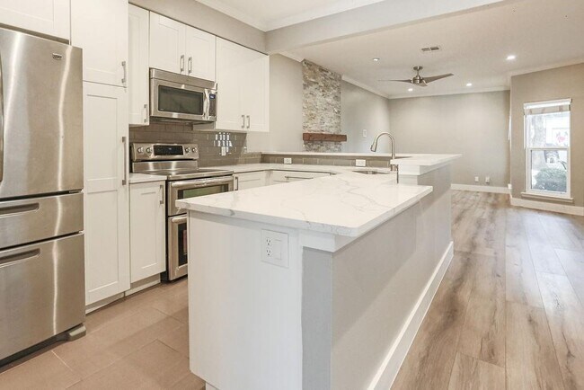 Foto del edificio - 1307 Kinney Ave