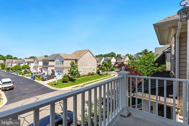 Foto del edificio - 6306 Still Spring Pl