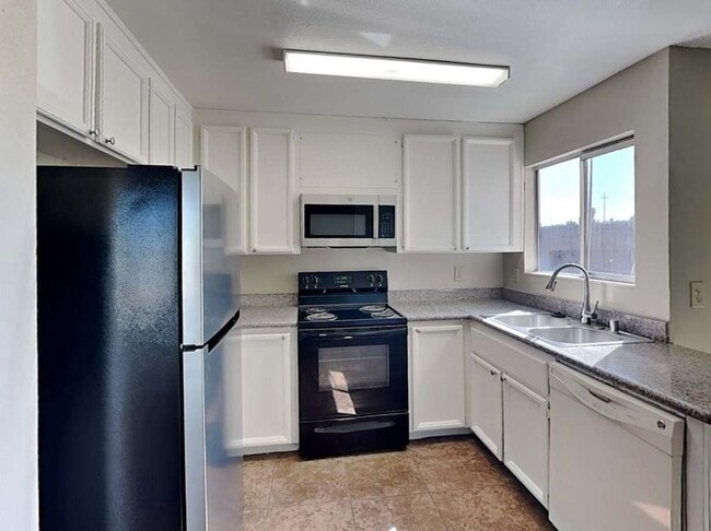 Building Photo - 3442 Chandler Cir