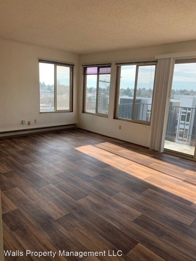 Foto principal - 8732 Phinney Ave N