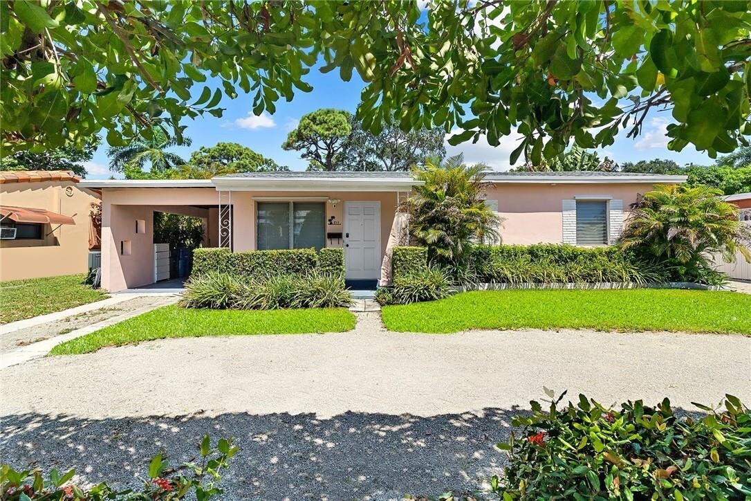 Photo - 811 SW 26th Ct # MAIN HOUSE FORT LAUDERDALE, FL 33315