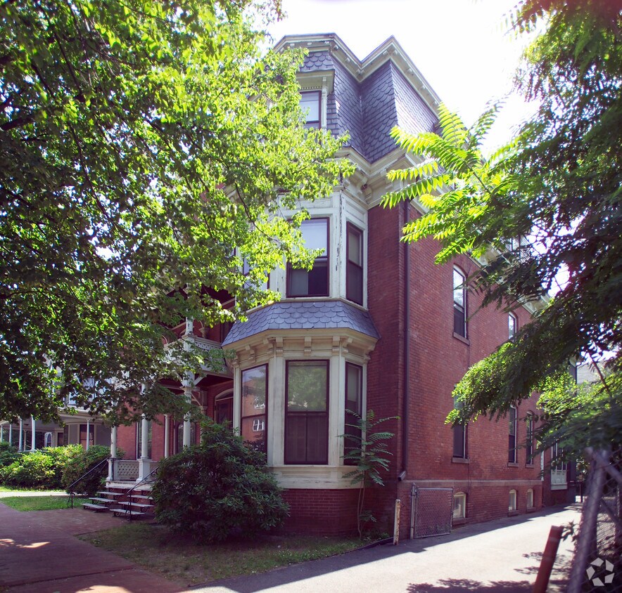 Building Photo - 263-265 Union St