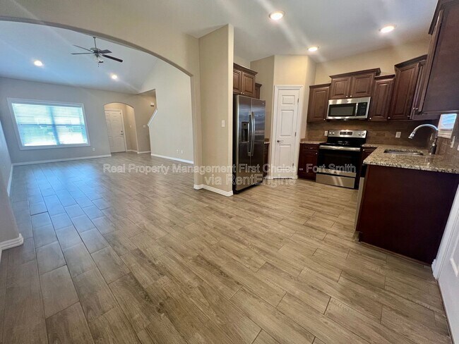 Foto del edificio - 9905 Landry Dr