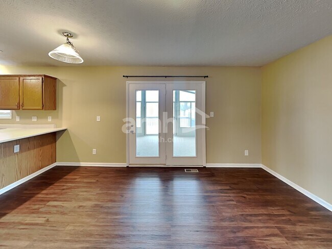 Foto del edificio - 912 N Garver Rd