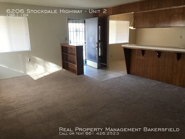 Building Photo - 6206 Stockdale Highway Unit 2