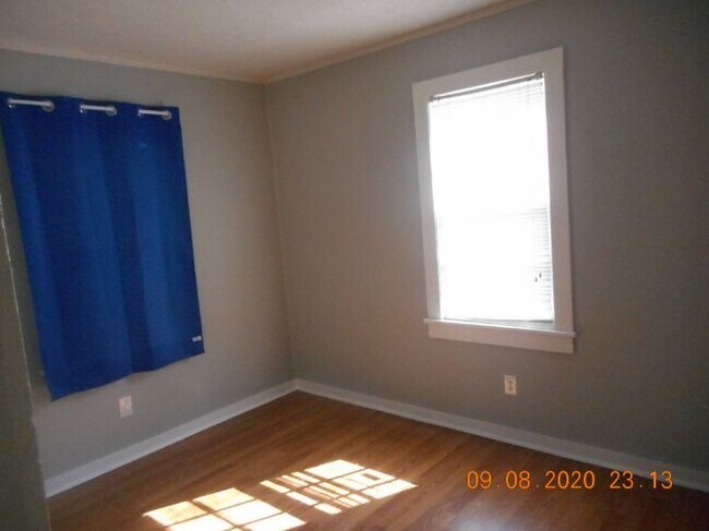 Building Photo - 135 Sunset Ln