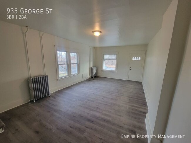 Building Photo - 3 bedroom 1.5 bathroom single family home