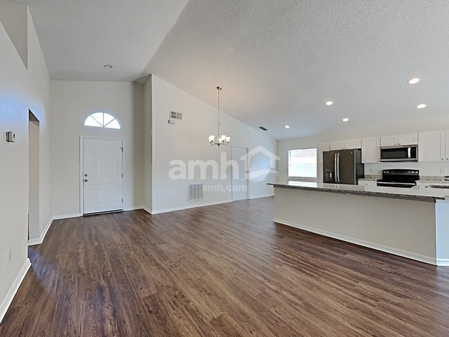 Building Photo - 311 Hartwell Ln
