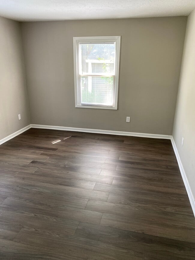 Building Photo - 4422 Kingsley Dr