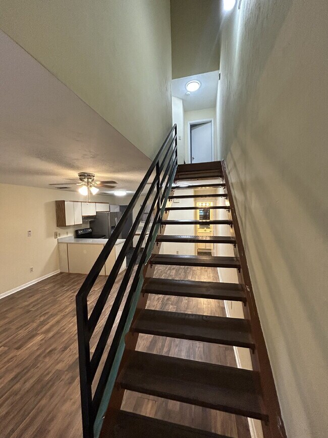Foto del edificio - Spacious 2 bedroom townhouse with an additional loft located near TCC!