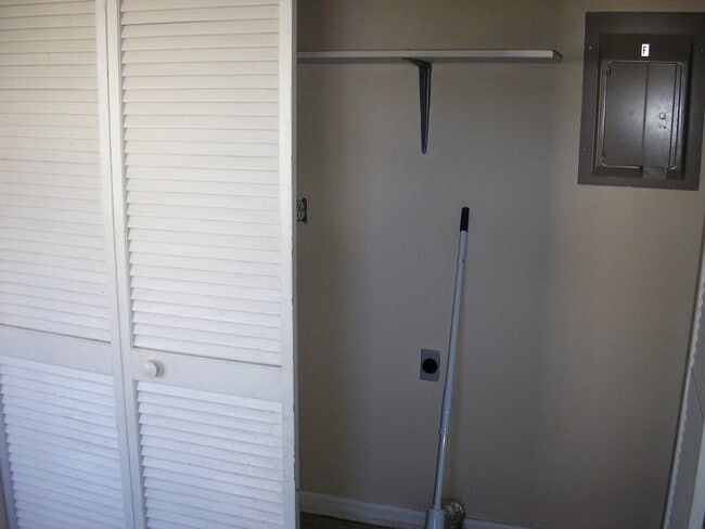 Foto del edificio - 2051 Clover Court