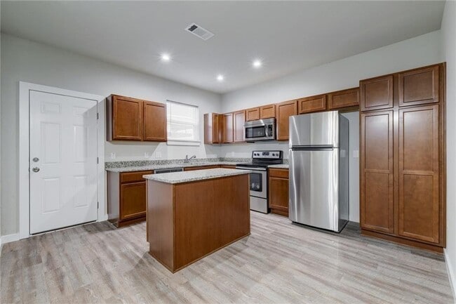 Foto del edificio - 906 Quartz Ct