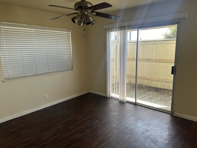 Dining Space - 155 Maher Ct