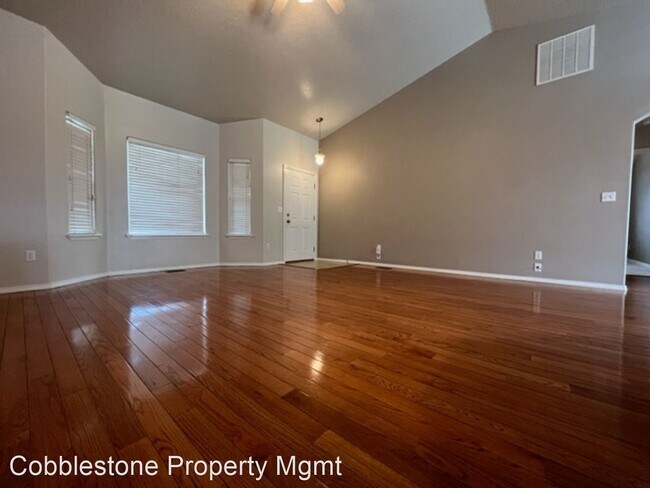 Foto del edificio - 3 br, 2 bath House - 115 E Cassidy Dr