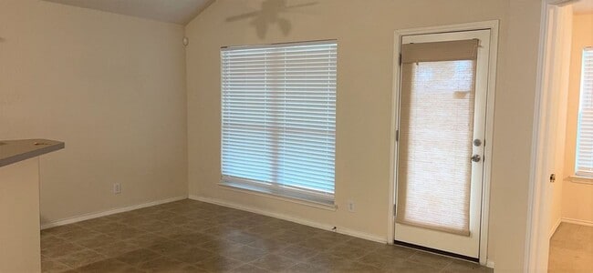 Building Photo - 3 br, 2 bath House - 9711 Emerald Pl