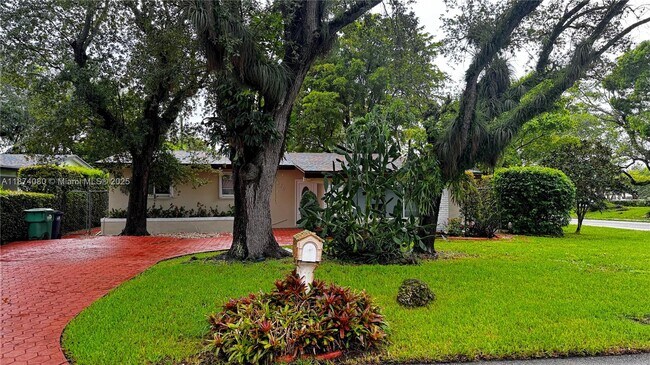 Foto del edificio - 9160 SW 73rd St