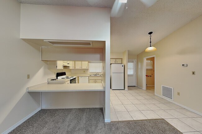 Foto del edificio - 32715 Blossom Ln