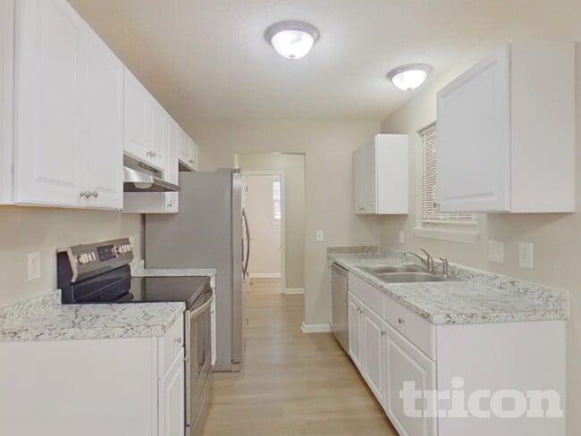 Building Photo - 104 Kells Dr