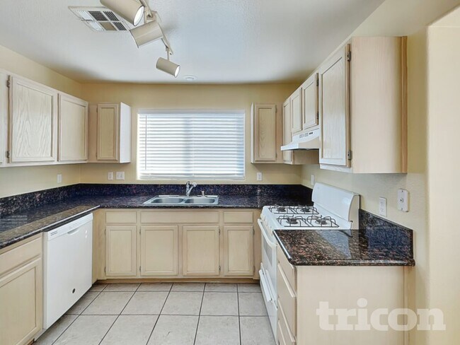 Building Photo - 2468 Color Canyon Way