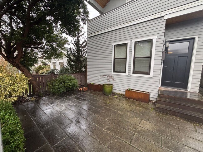 Foto del edificio - Beautiful Mt. Baker Home with High-End Finishes & Prime Location