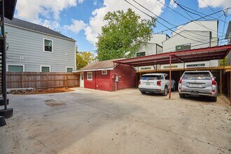 Building Photo - 1320 W Pierce St