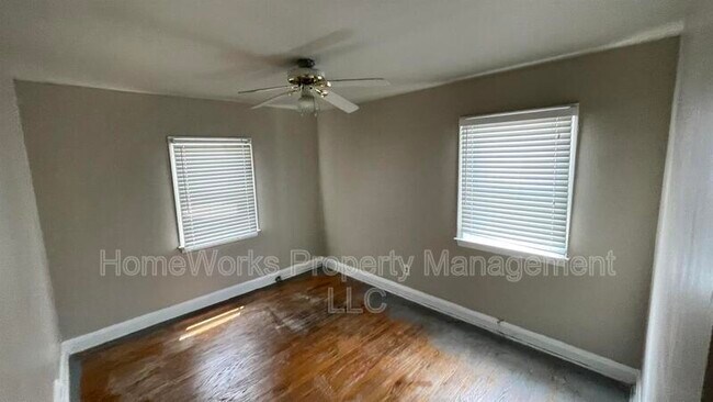 Foto del edificio - 2431 W LEXINGTON ST