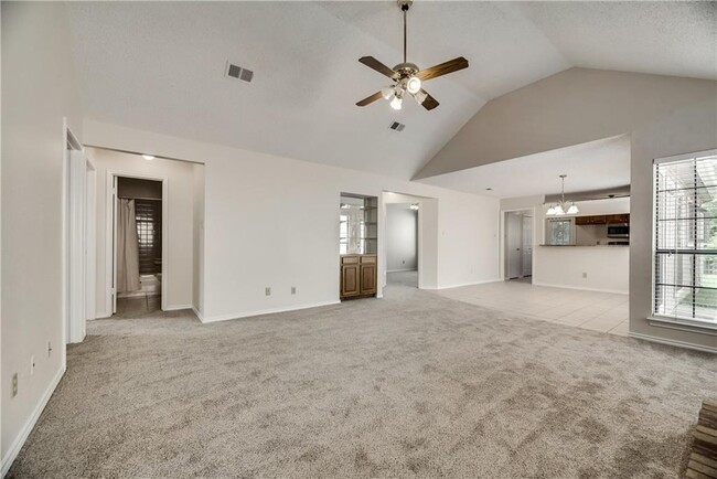 Building Photo - 1802 Maplewood Trail