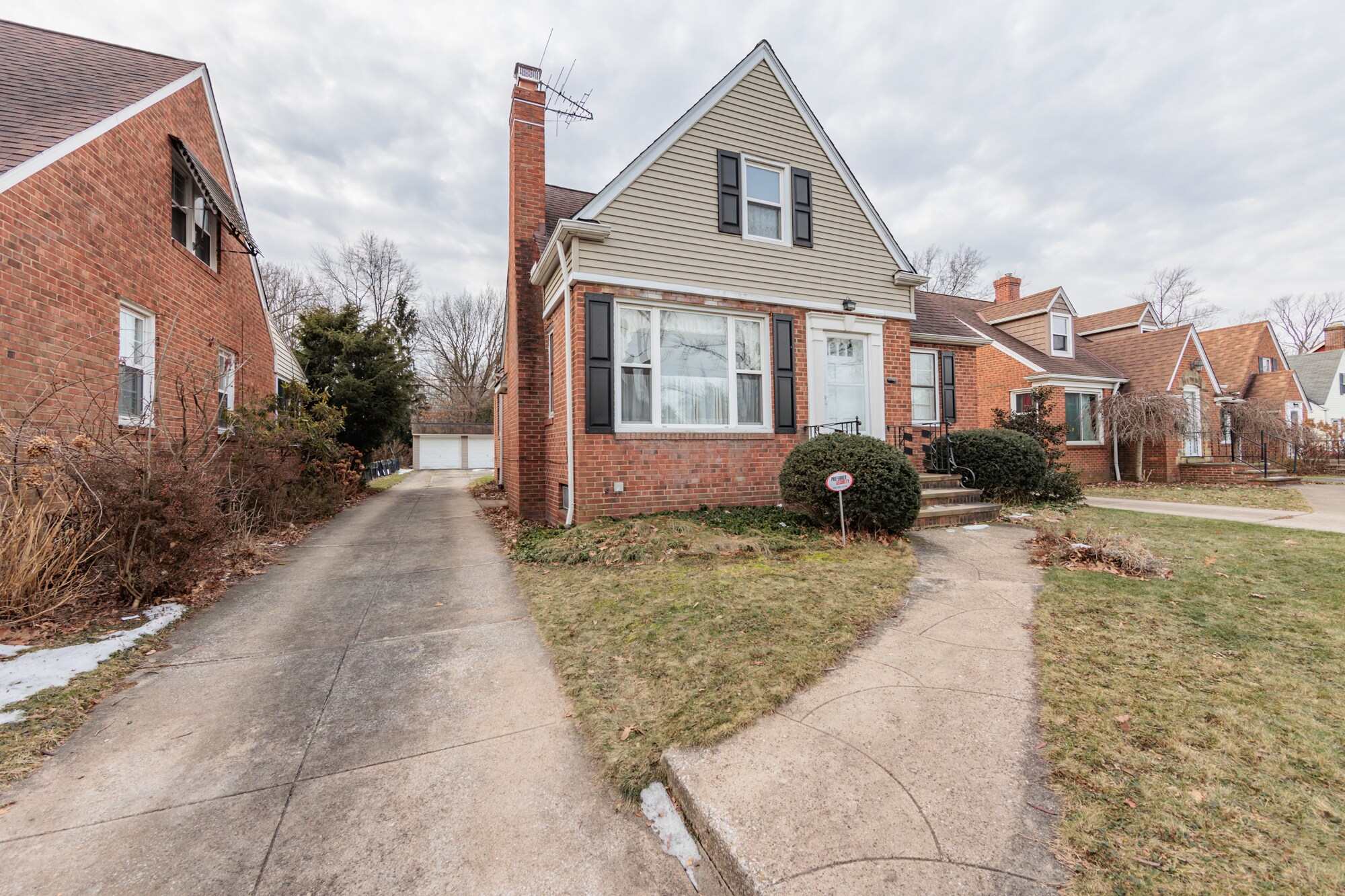 4040 Ardmore Rd Cleveland Heights, OH 44121 – photo 3