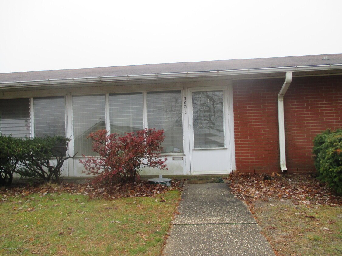 Primary Photo - 365D Chesterfield Ct