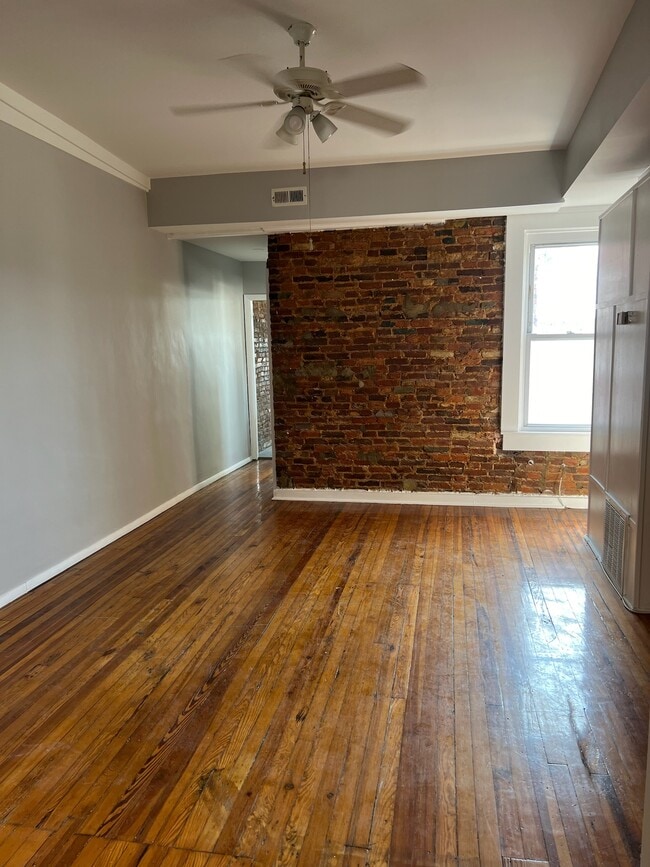 Building Photo - 2702 Maryland Ave