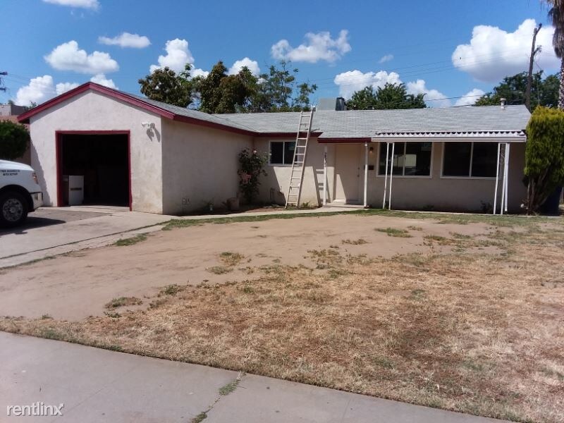 Primary Photo - 4 br, 2 bath House - 2533 E. Holland Ave.