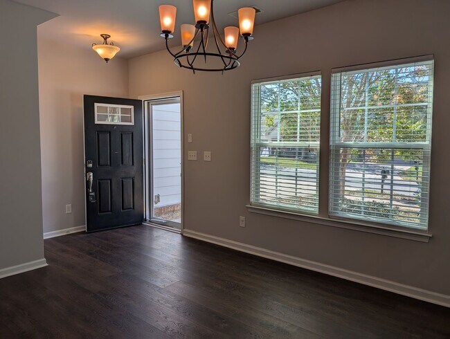 Foto del edificio - Beautiful 4 bed, 2.5 bath home in Indian T...