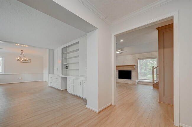 Foto del edificio - 318 Pine Manor Dr