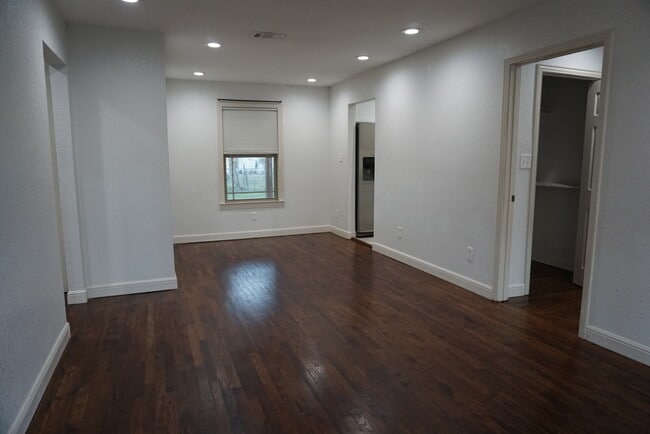 Photo - 1601 W Felix St House