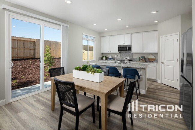 Building Photo - 4104 Donata Pl