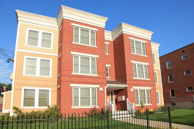 Building Photo - 137 Wyllys St