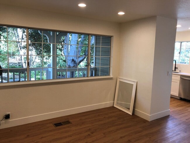 Building Photo - 567 Brizzolara #F, San Luis Obispo