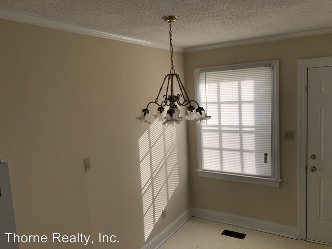 Foto del edificio - 3540 Marguerite Ln NW
