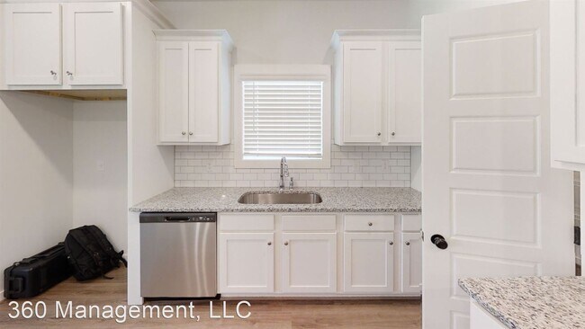 Building Photo - 4 br, 4.5 bath House - 719 Northern Village